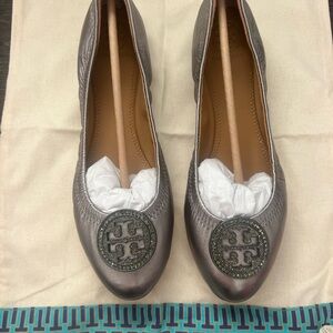 Tory Burch Shimmering Flats - Metallic Gray